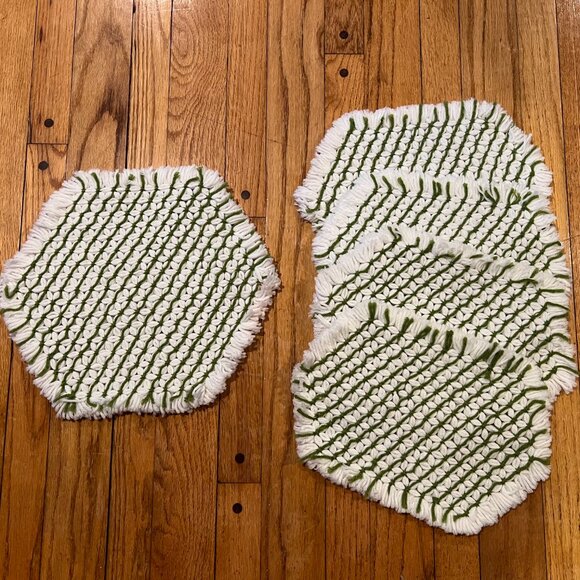 VTG 1970s Handmade Crochet Knit White & Green Daisy Placemats & Centerpiece Set - Picture 5 of 6